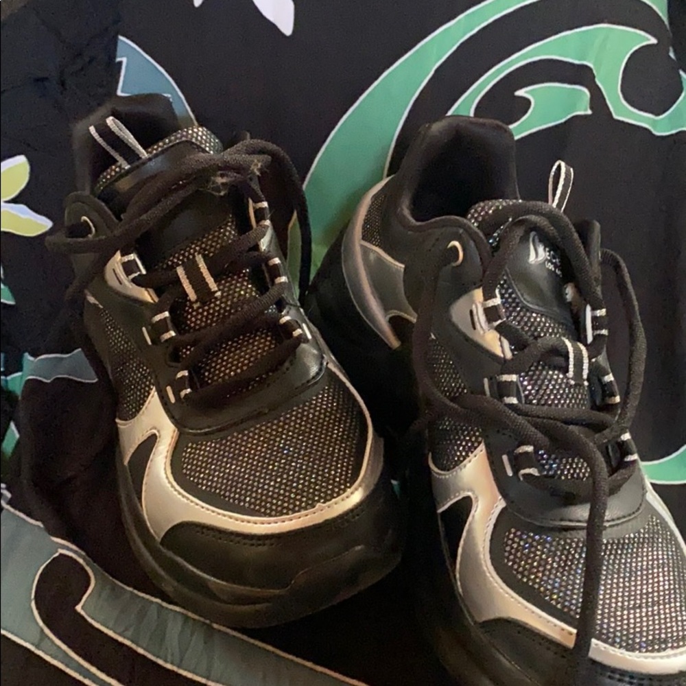 Black and silver Woman Sketchers